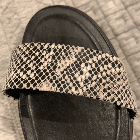 CLEARING MY CLOSET….Franco Sarto Sandals - Picture 5 of 7
